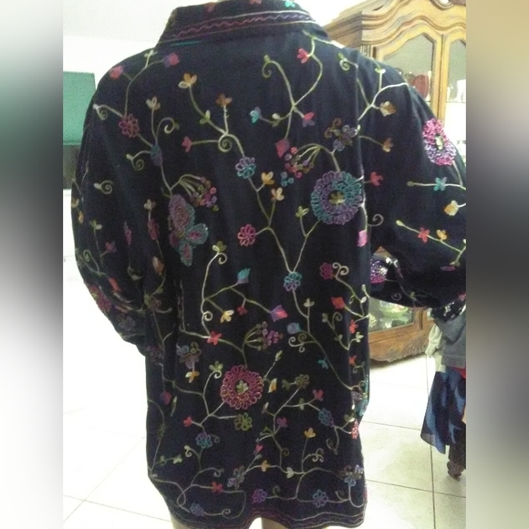 VINTAGE EMBROIDERED BLACK JACKET BY QUAKER FACTORY SZ. LG BLUE DETAILS - Picture 3 of 10